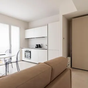 https://luvi-flavio-gioia.it-lombardy.com