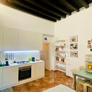 https://sweet-apartment-milano-navigli.it-lombardy.com